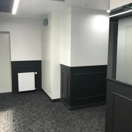 Space In Centrum Apartment